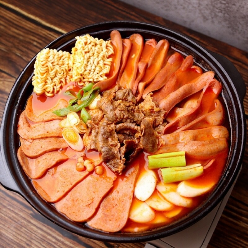 [끓임의미학] 햄 소시지 가득 우삼겹부대찌개 290g x 3팩